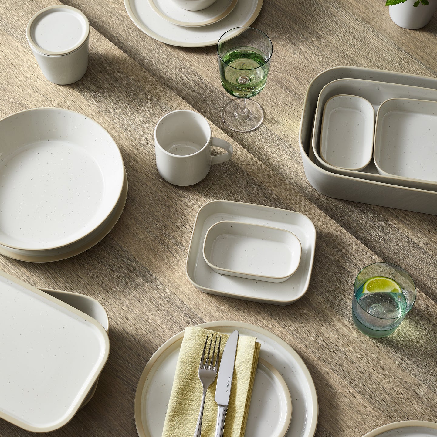 Urban Dining Dinnerware Set White, 6-piece Set | Royal Doulton